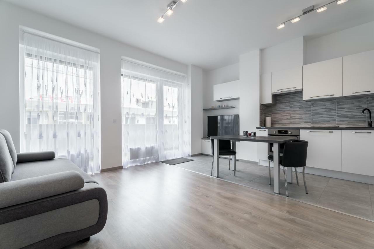 Bpr Chic White Home With Terrace & A/C & Garage Budapest Exterior photo